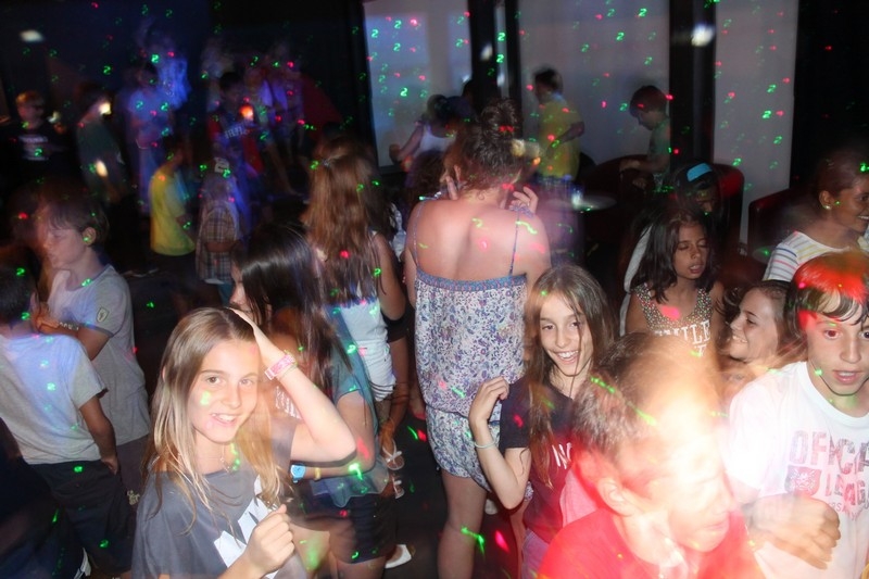 Village Camps International Summer Camp Leysin, Switzerland 2025-08-09 https://www.villagecamps.com/journals_admin/images/682-17-disco (18).jpg